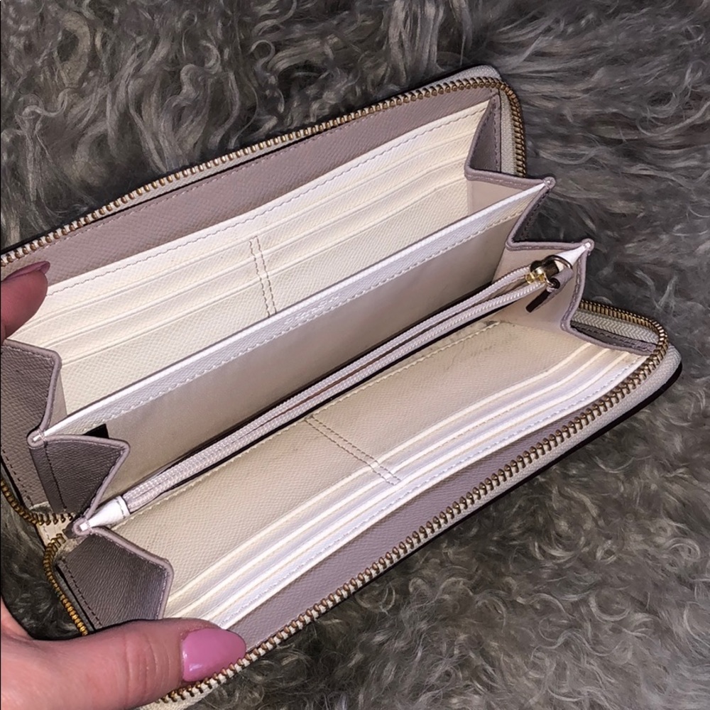Coach Wallet - Picture 5 of 7